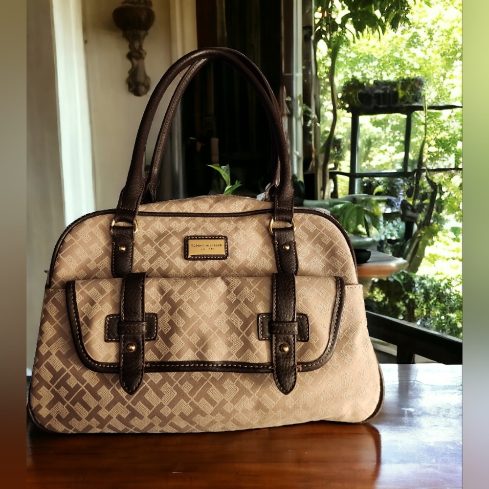 TOMMY HILFIGER Monogram Shoulder Bag - Picture 1 of 5